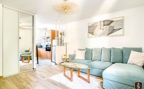 Charming Apartment In A Castle In Town